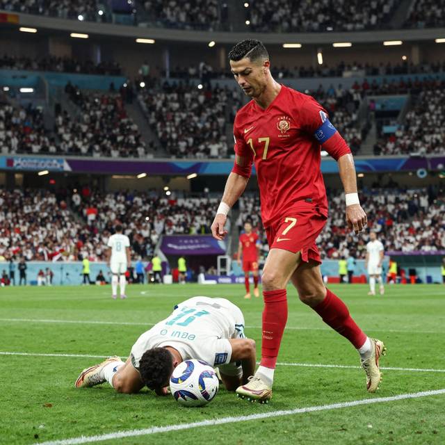 Ronaldo rơi lệ, Henderson chấn thương: World Cup 2026 đầy kịch tính!